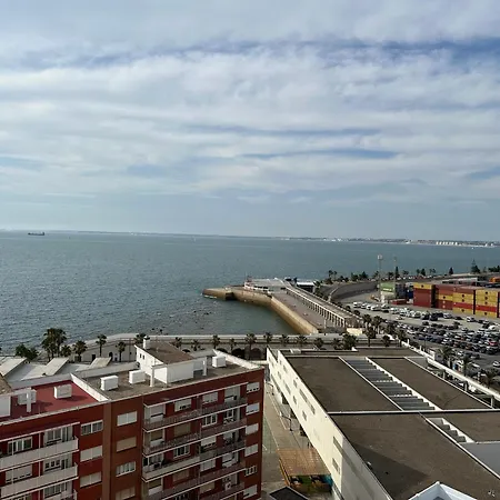 Tres Carabelas Con Wifi Y Netflix * Cadiz